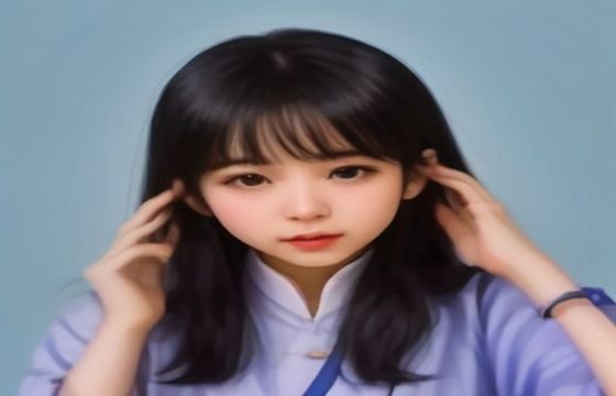 母子装穿着后对比——妈妈与宝宝穿着森林绿亲子套装温馨合影，整体感强